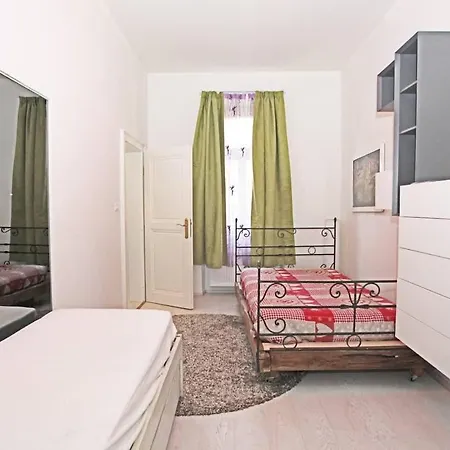 Διαμέρισμα Stylish River-view