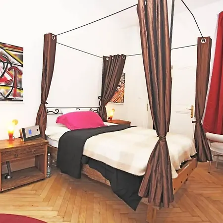 Stylish River-view Apartamento Praga