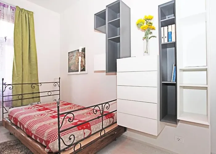 Stylish River-view Apartment *